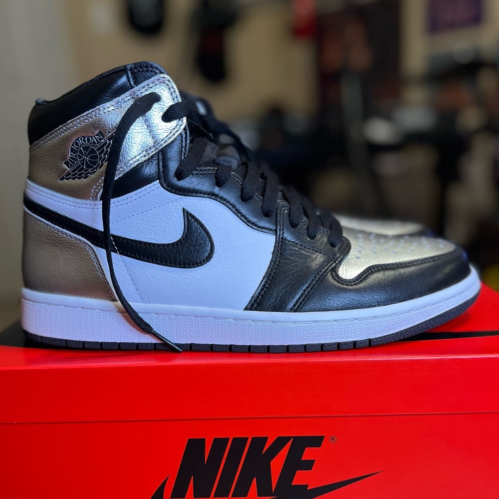 Wmns Jordan 1 OG High SilverToe (this is a women’s Jordan-please read carefully)